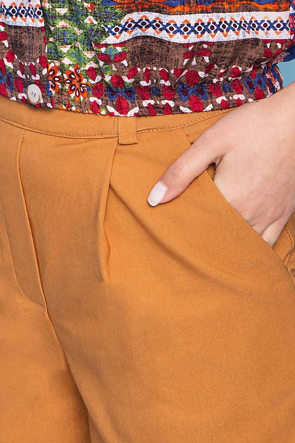 Женские летние шорты бежевого цвета - фото