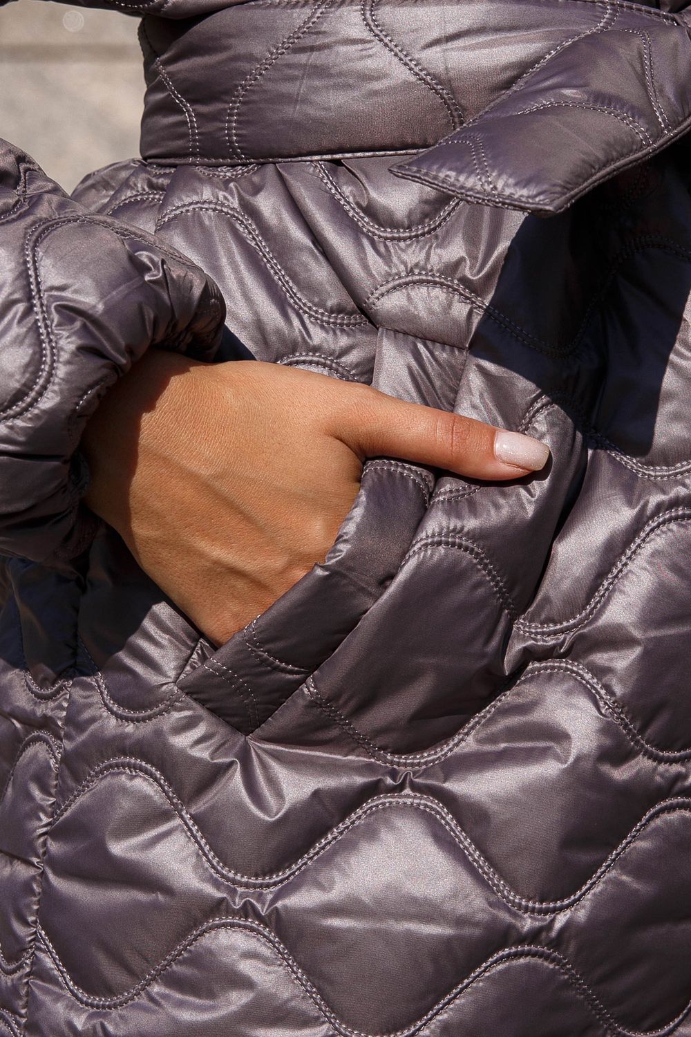 Демисезонная стеганая куртка оверсайз - фото