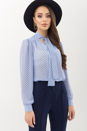 Блакитна шифонова блузка в горошок з бантом - фото