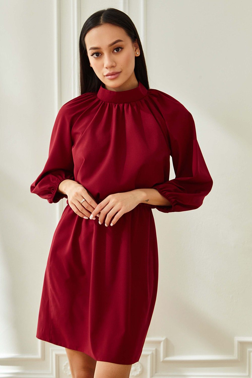 Повітряне плаття міні літнє бордового кольору - фото