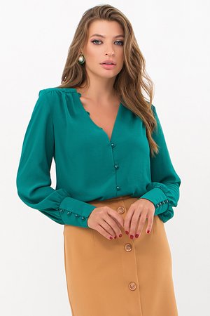 Елегантна шовкова блузка зеленого кольору - фото