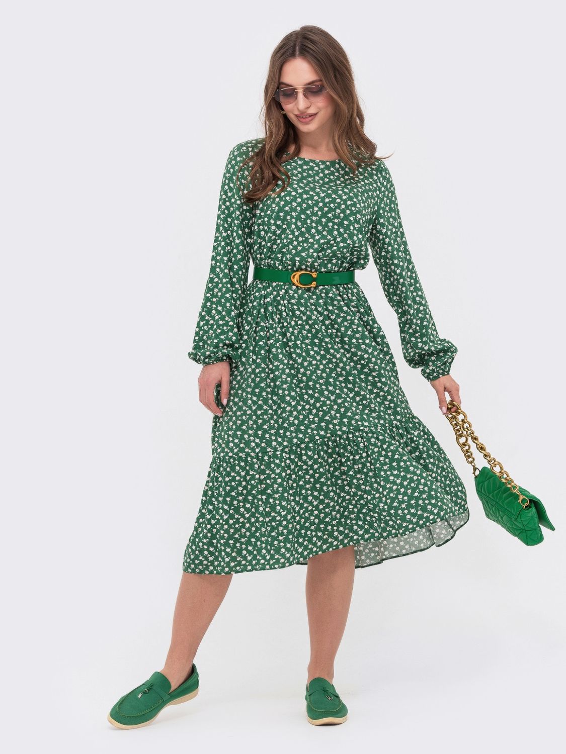 Весняне плаття вільного крою з воланом зелене - фото