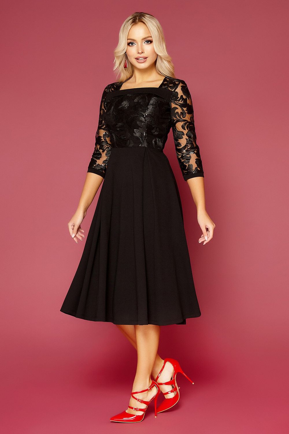 Нарядное платье-миди с вышивкой черное - фото