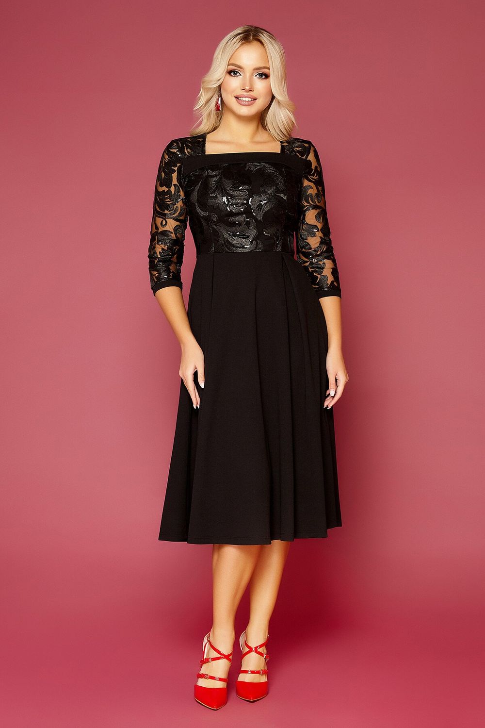 Нарядное платье-миди с вышивкой черное - фото