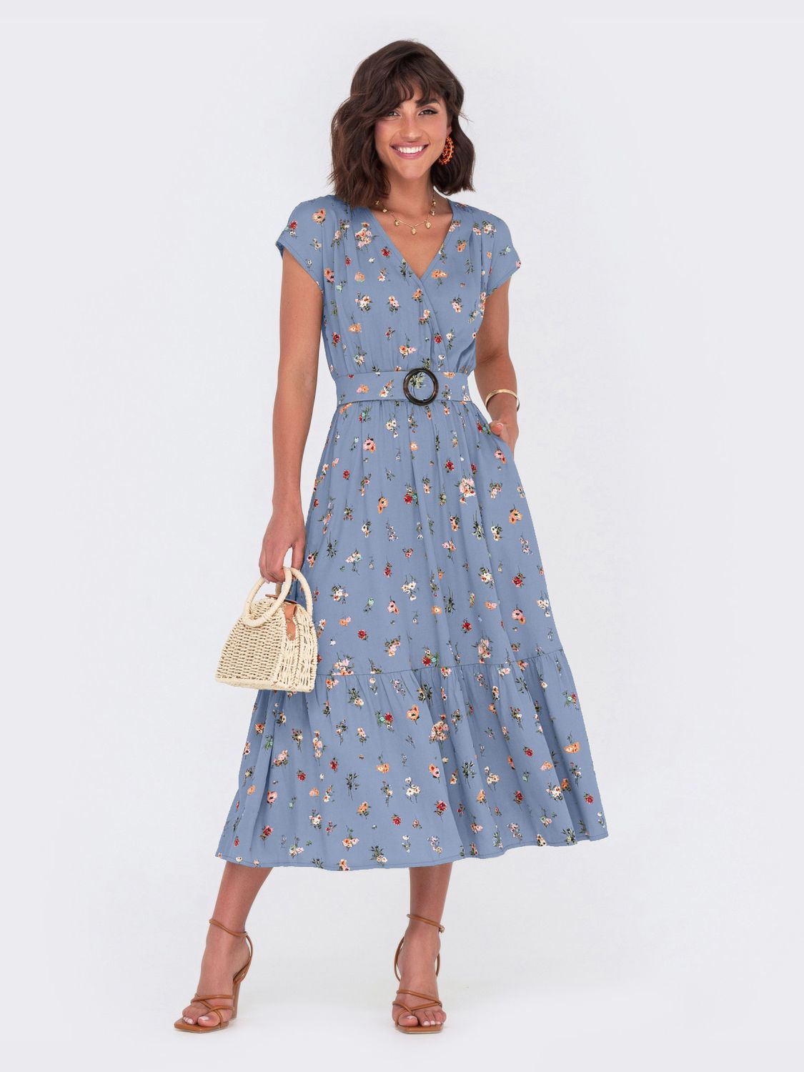 Літнє плаття міді блакитного кольору воланом - фото
