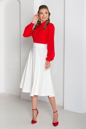 Модна червона блузка з креп-шифону - фото