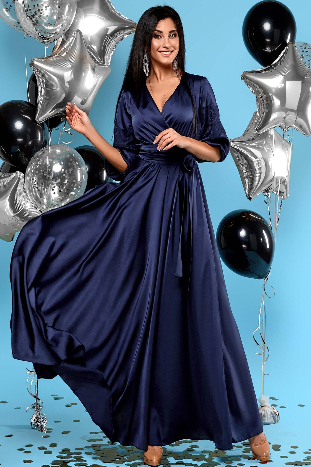 Длинное вечернее платье в пол из шелка синее - фото