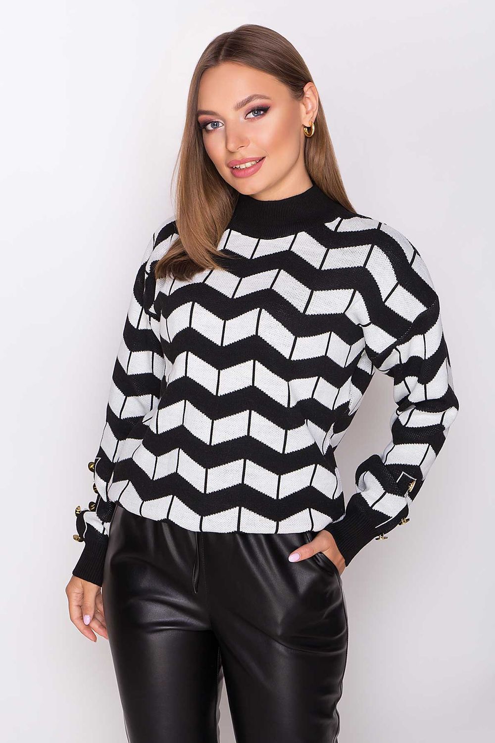 Жіночий вовняний светр з коміром-стійка чорний - фото