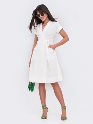 Літня сукня на запах з бавовни білого кольору - фото
