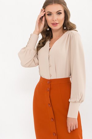 Элегантная шелковая блузка бежевого цвета - фото