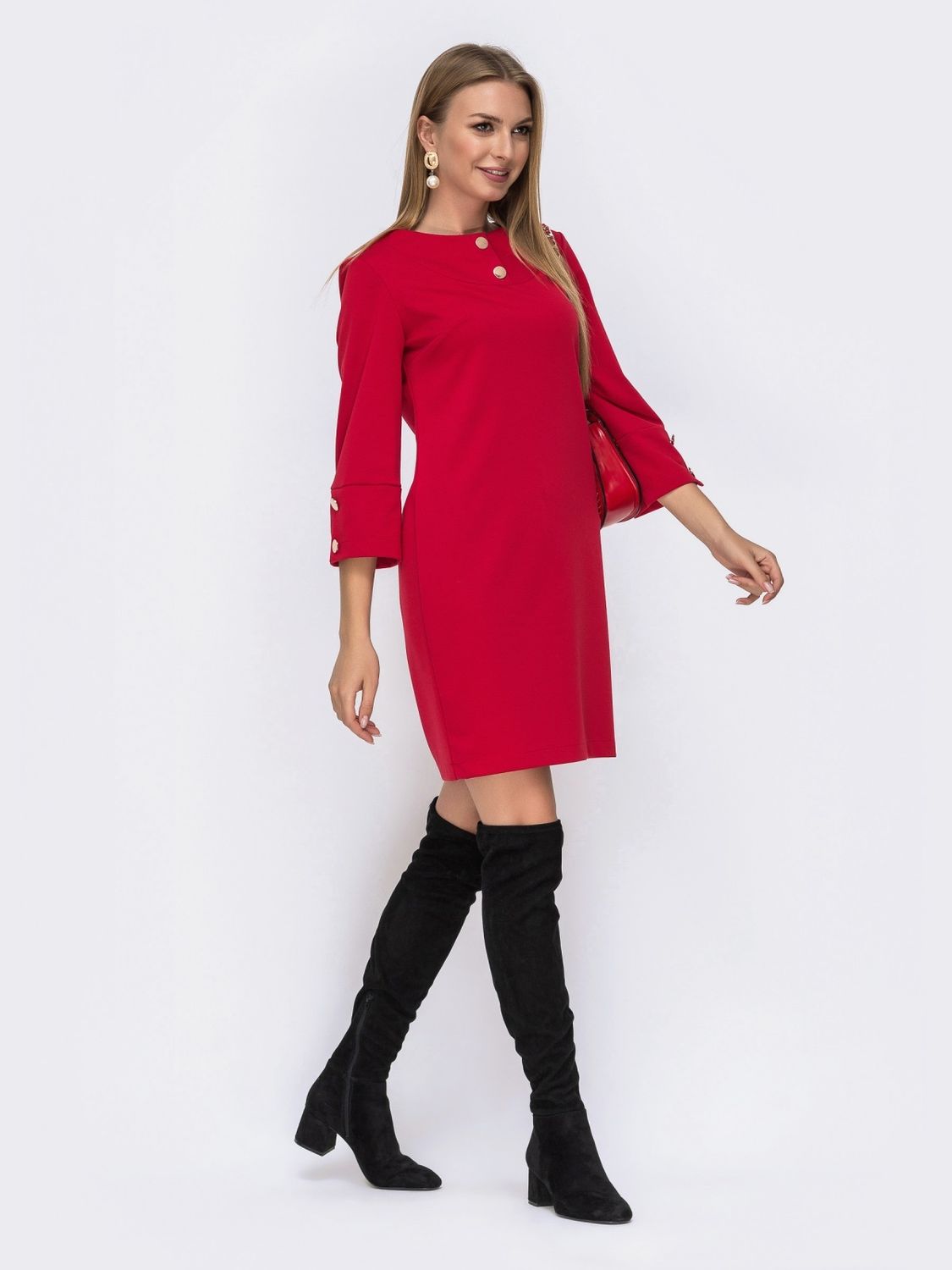 Сукня приталеного силуету червоного кольору - фото