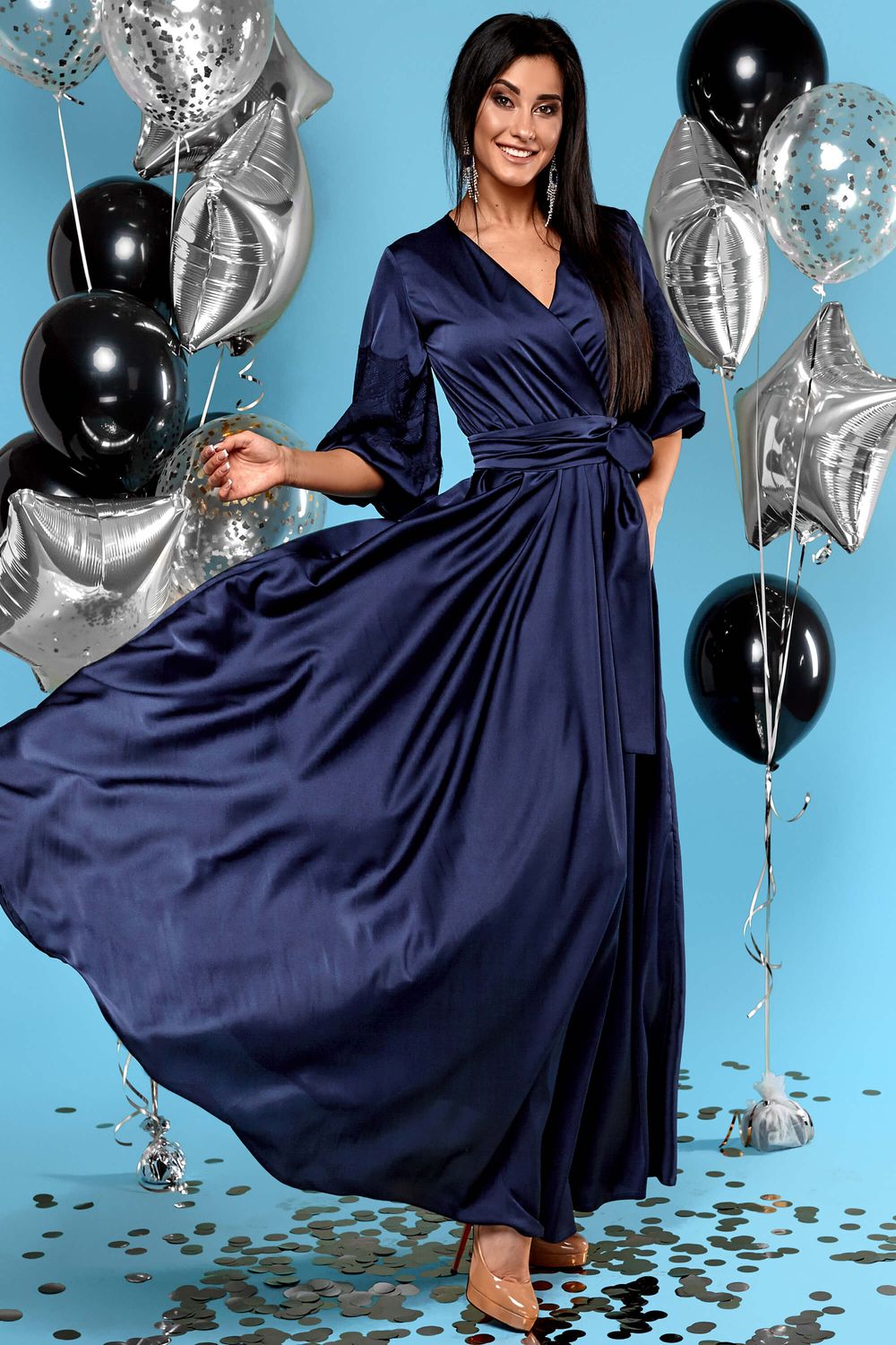 Длинное вечернее платье в пол из шелка синее - фото