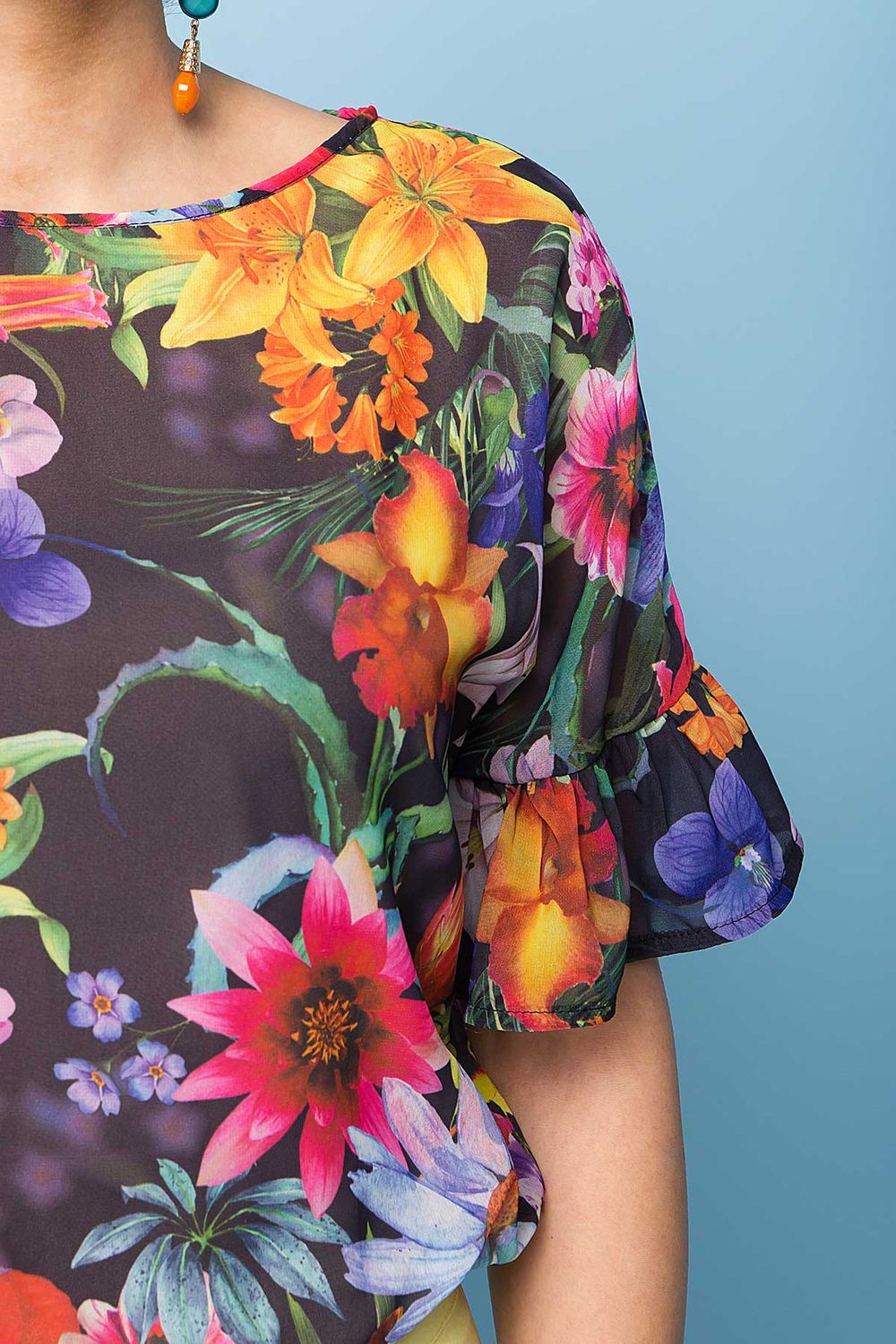 Шифоновая нарядная блузка с принтом - фото