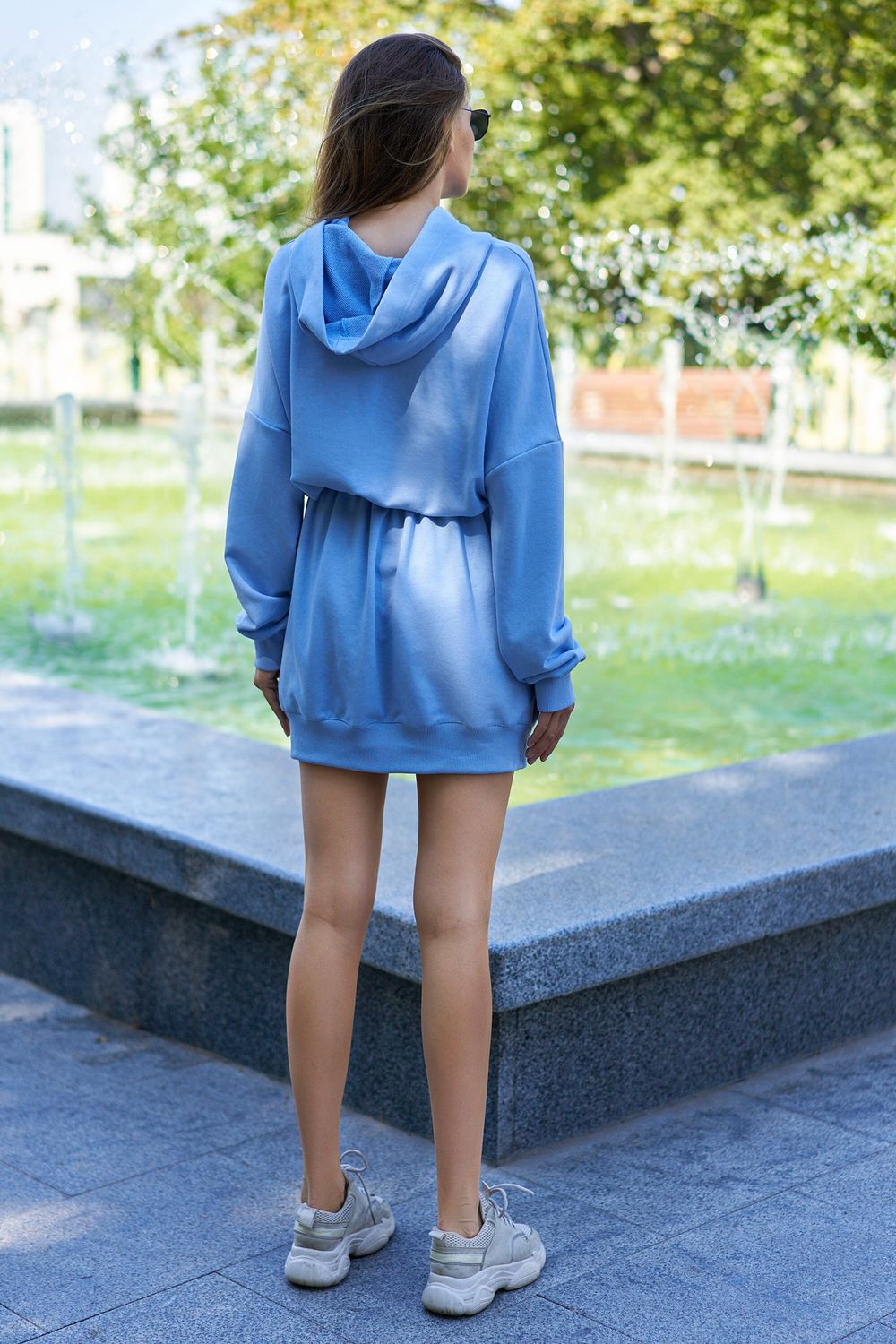 Спортивне плаття з капюшоном оверсайз блакитне - фото