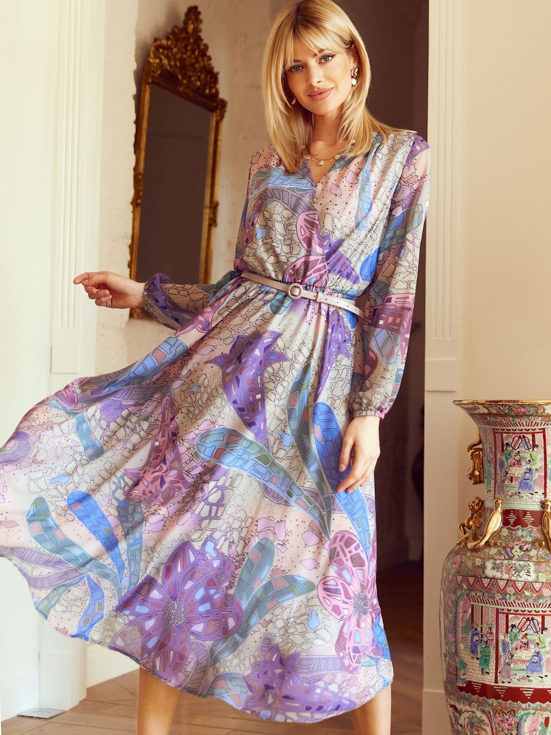 Повітряна сукня сонце-кльош довжиною міді із шифону - фото