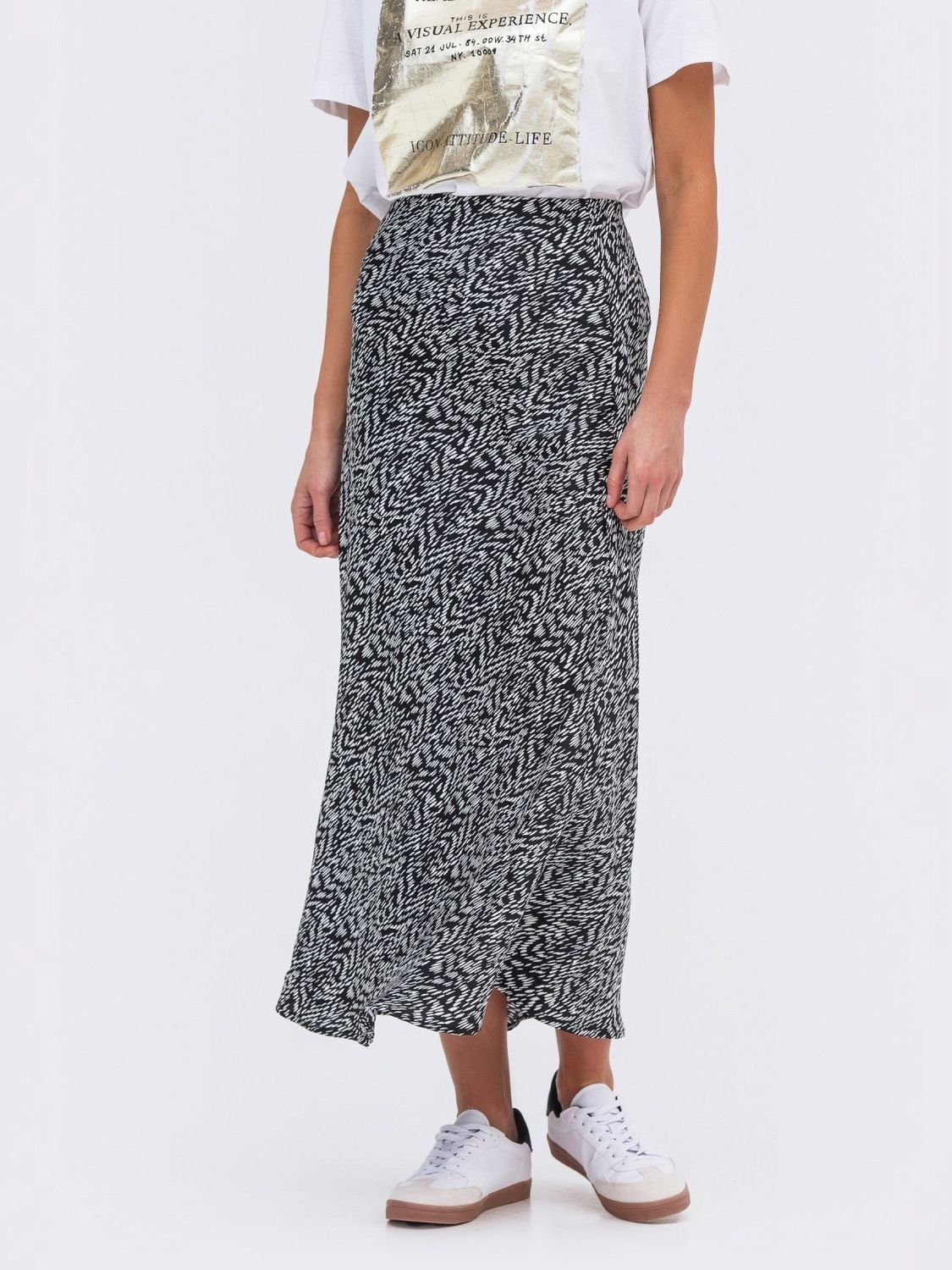 Женская юбка-полусолнце из сатин-шелка - фото