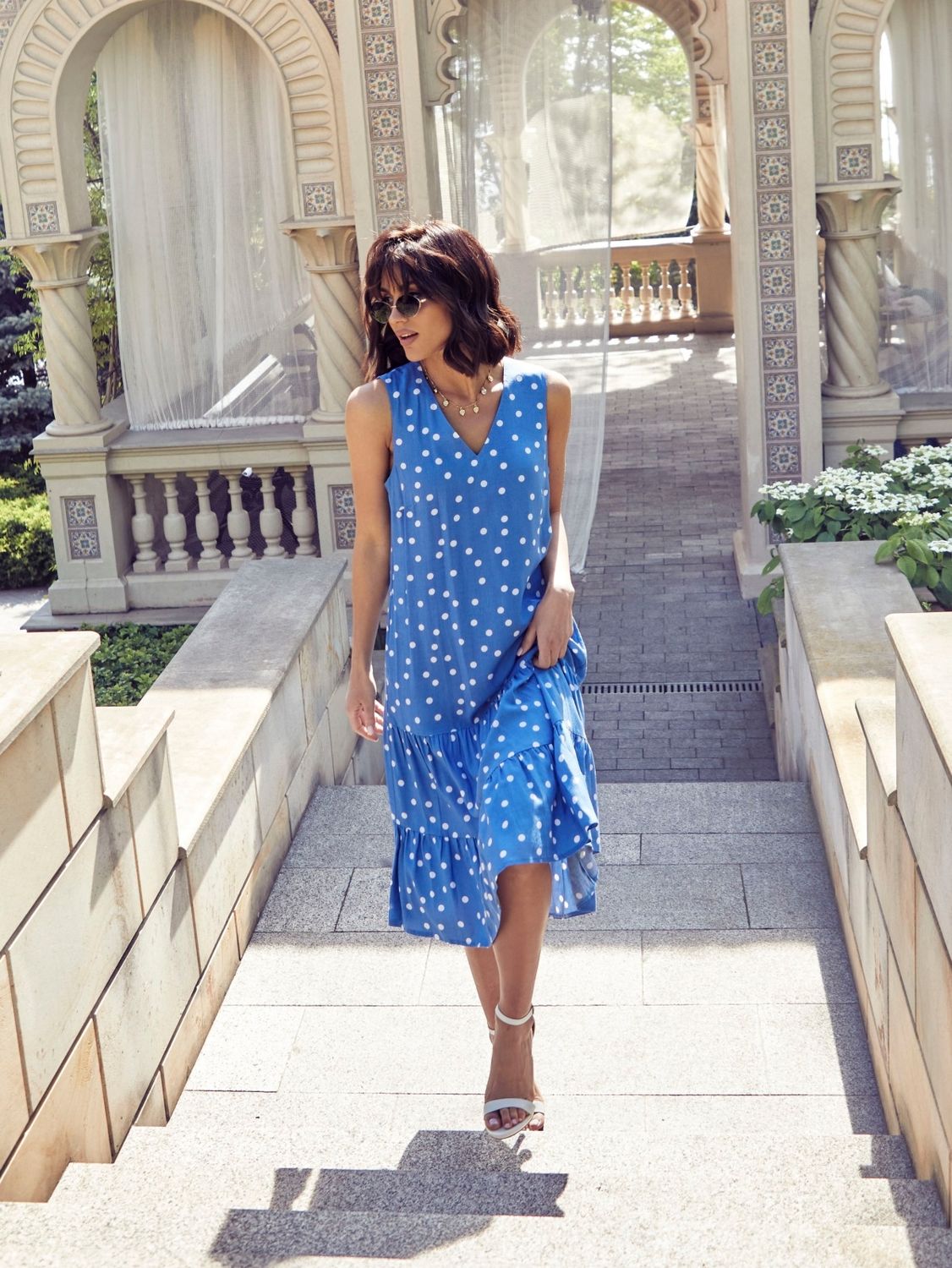Платье А-силуэта с V-образным вырезом голубое - фото