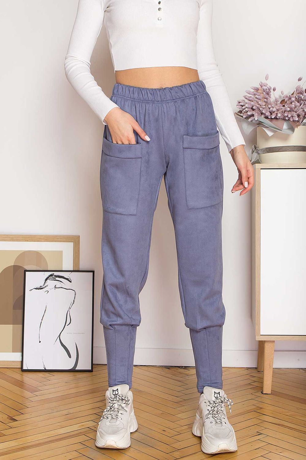 Жіночі замшеві штани з кишенями блакитні - фото