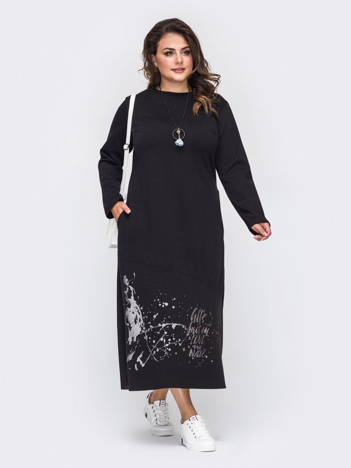 Чорне плаття великих розмірів із принтом - фото