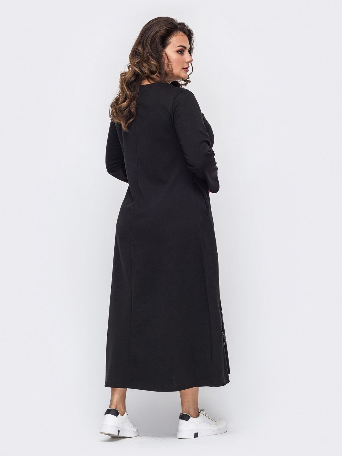 Чорне плаття великих розмірів із принтом - фото