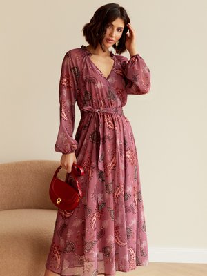 Нарядное шифоновое платье на весну розового цвета - фото