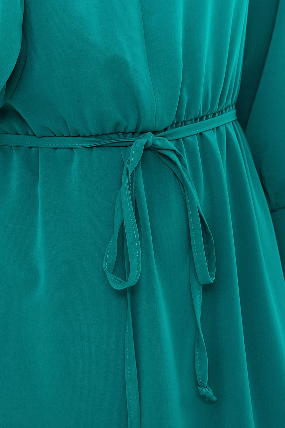 Красивое платье миди повседневное зеленого цвета - фото