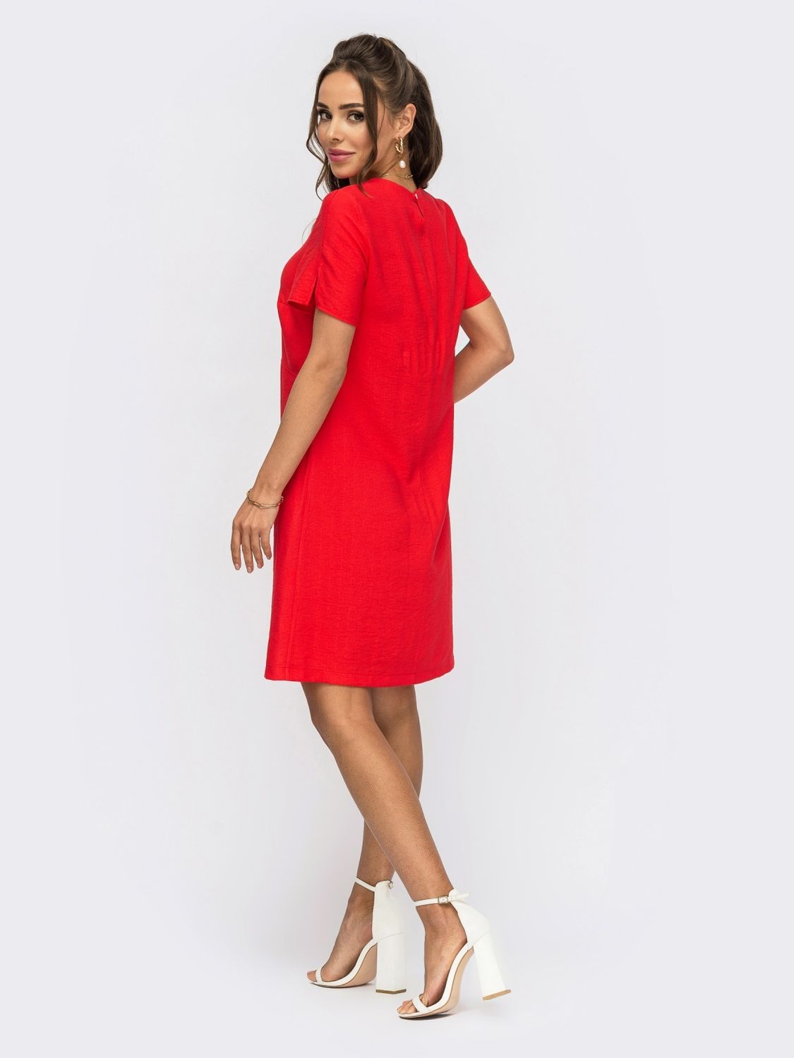 Повсякденне лляне плаття на літо червоного кольору - фото