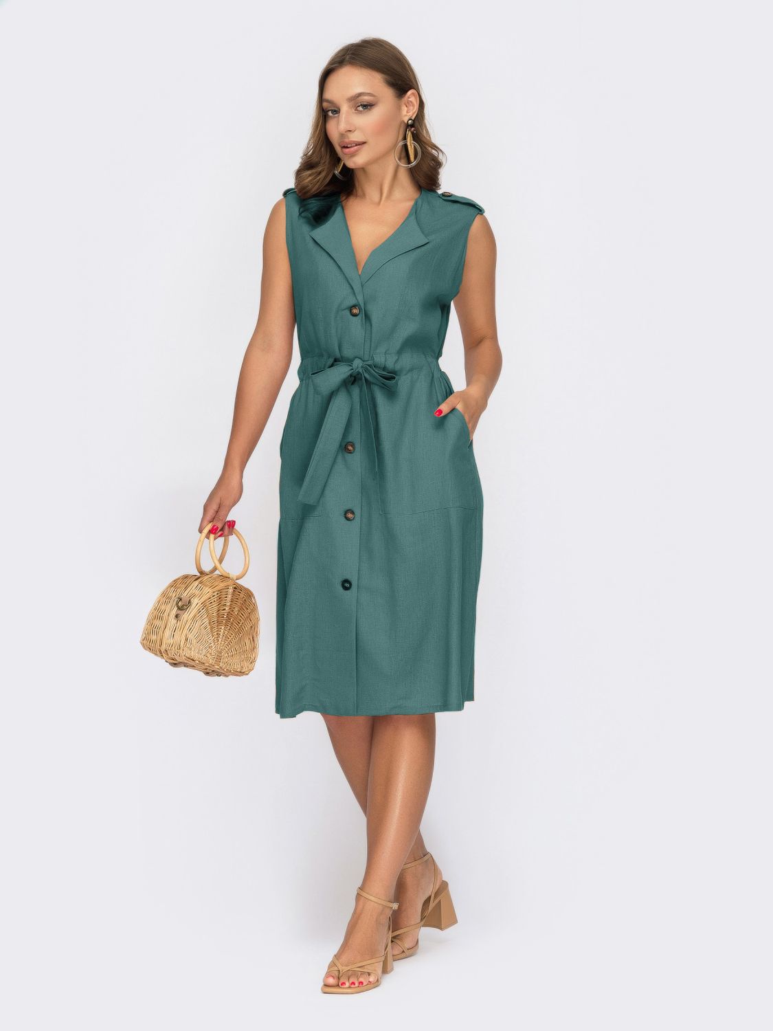 Льняна сукня-сорочка з кишенями зелена - фото