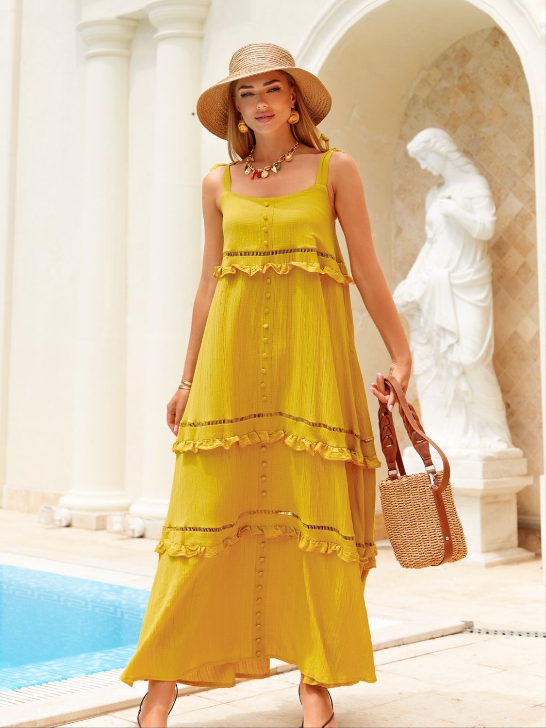 Длинное летнее платье трапеция из льна желтого цвета - фото