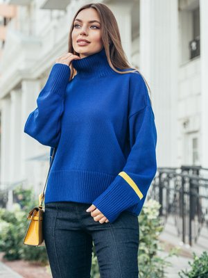Женский свитер в стиле оверсайз синего цвета - фото