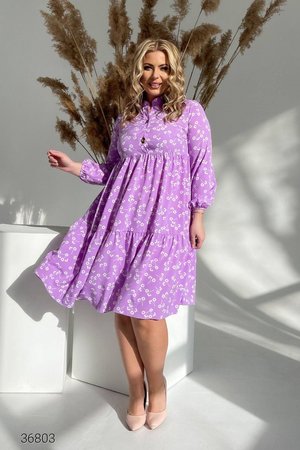 Ярусное платье трапеция с цветочным принтом сиреневое - фото