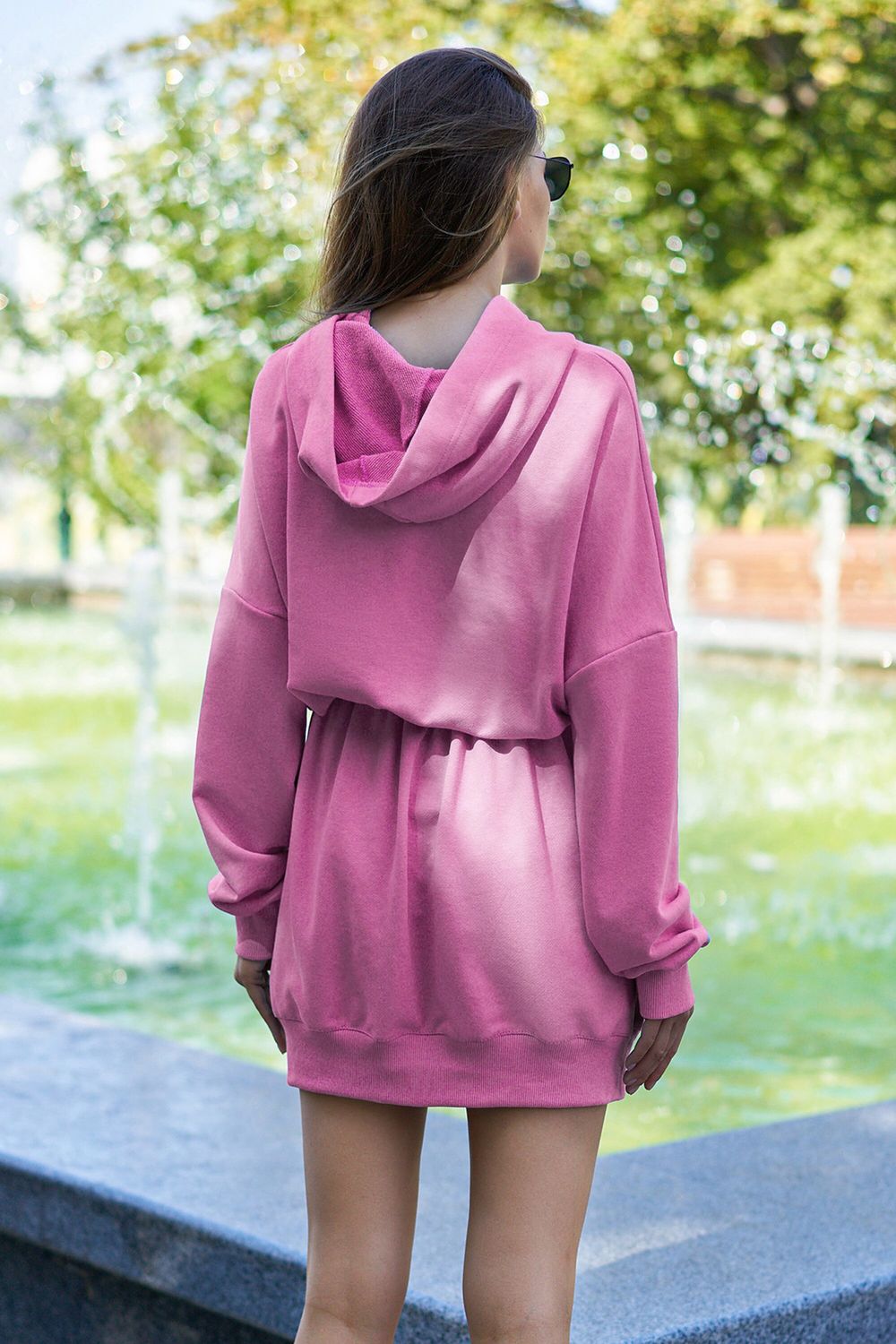 Спортивне плаття з капюшоном оверсайз рожеве - фото