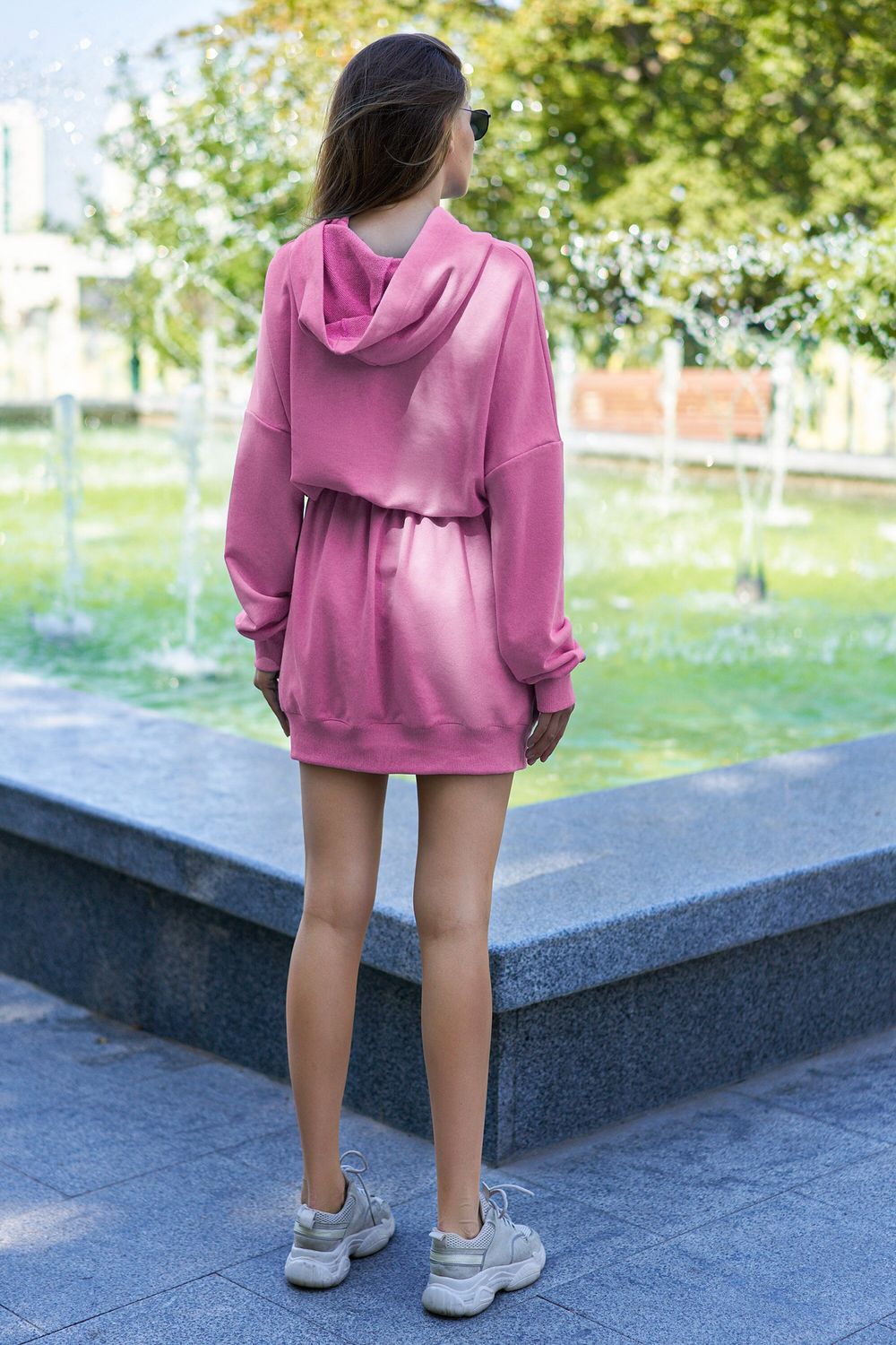 Спортивне плаття з капюшоном оверсайз рожеве - фото