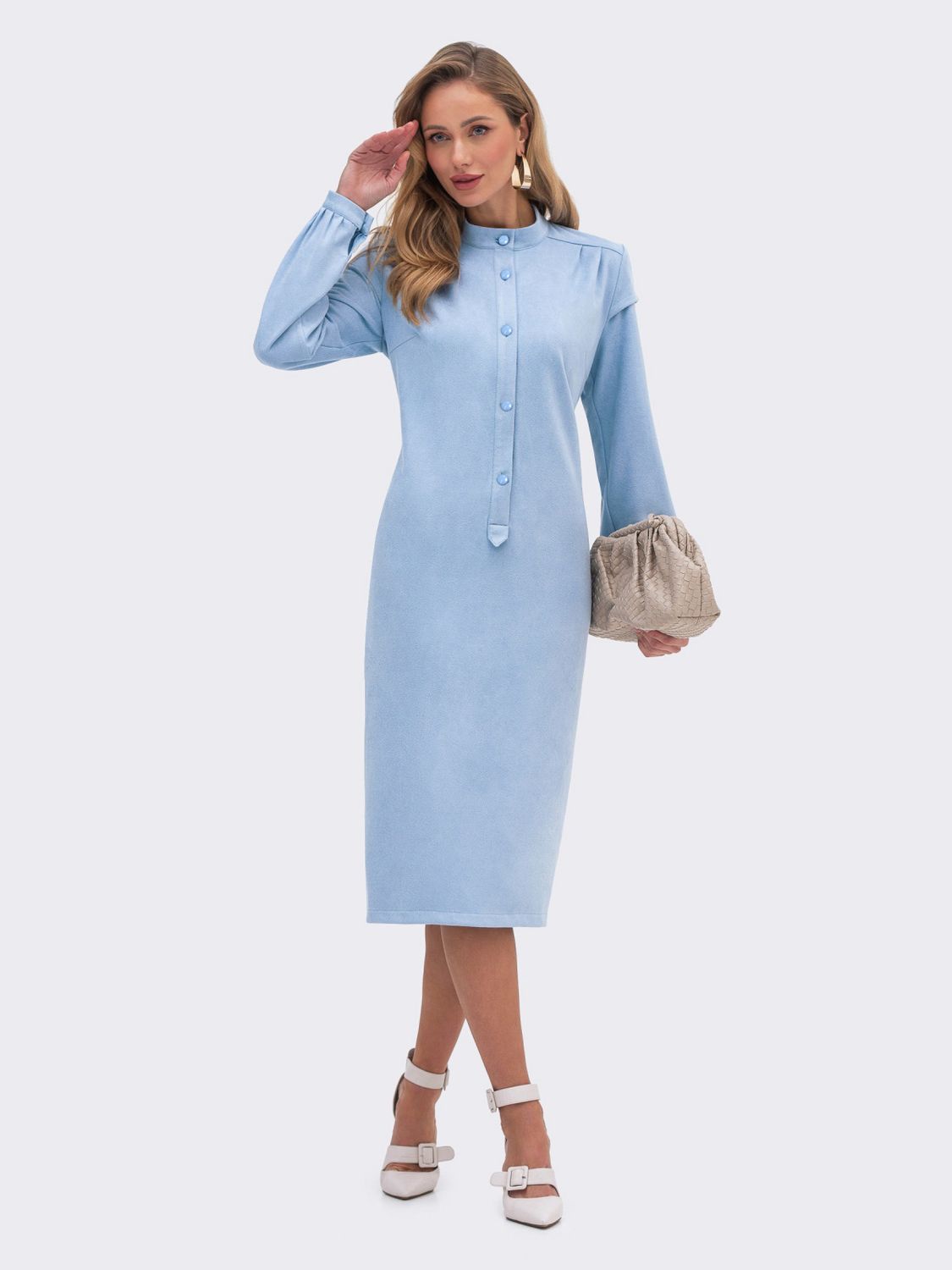 Замшевое платье рубашка в офисном стиле голубое - фото