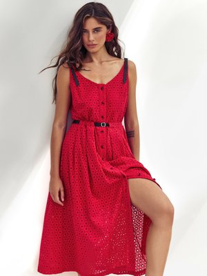Червона літня сукня-сарафан з прошви - фото