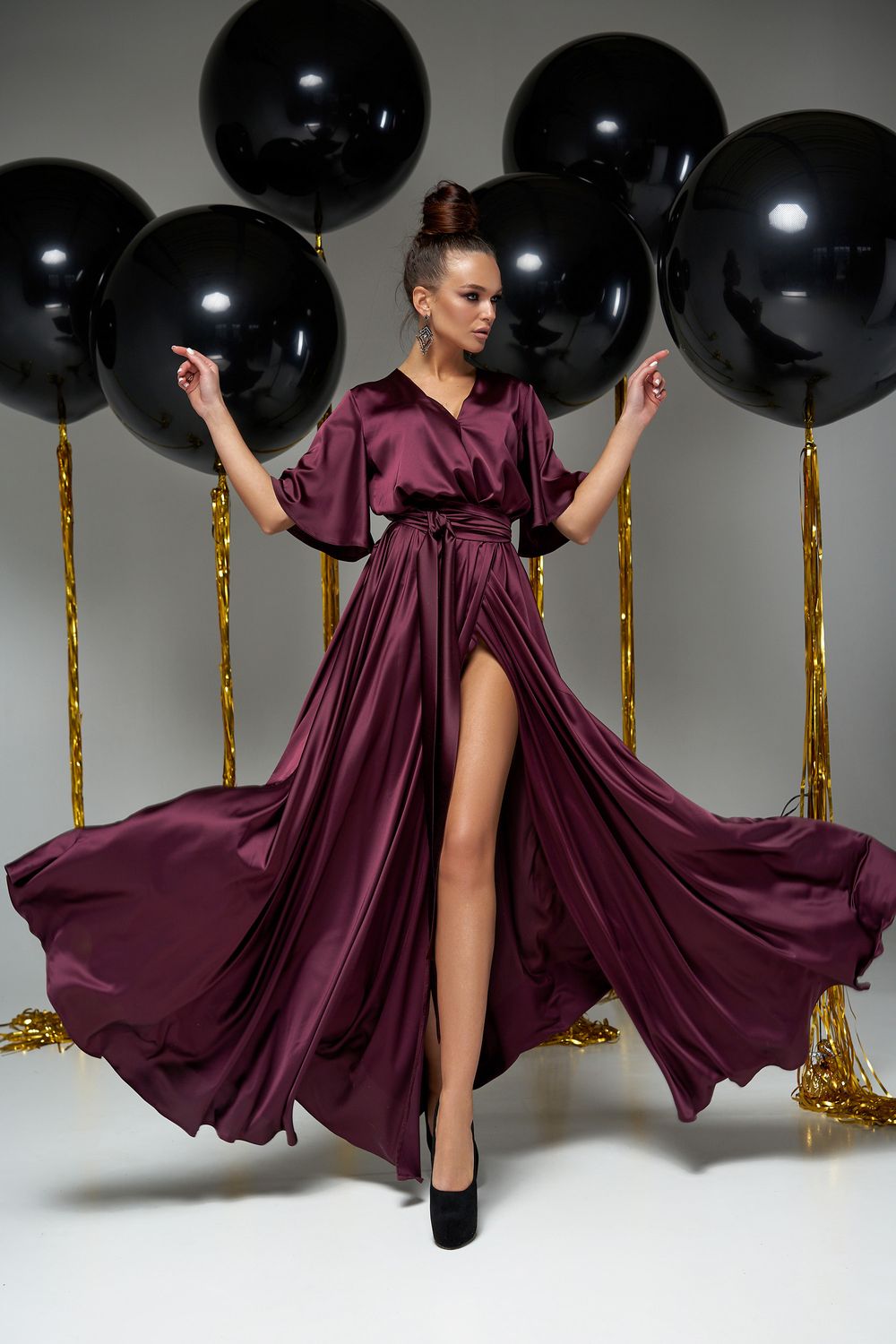 Шовкова вечірня сукня в пол з розрізом фіолетове - фото