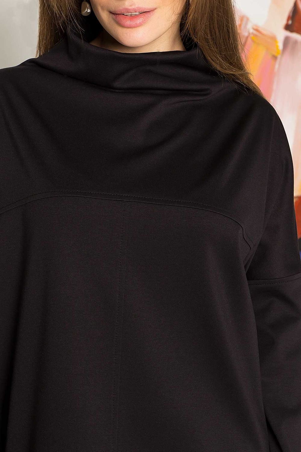 Черное платье прямого кроя трикотажное - фото