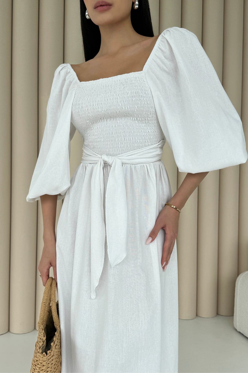 Дизайнерська літня сукня з льону білого кольору - фото