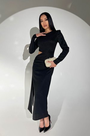 Елегантна вечірня сукня чорного кольору з люрексом - фото