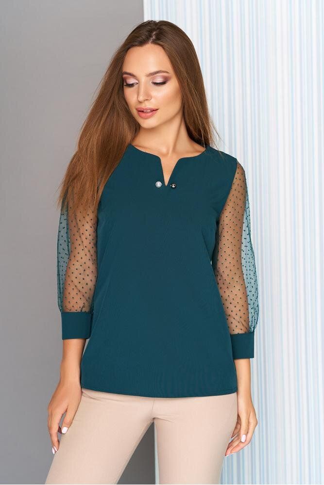 Праздничная блузка зеленого цвета - фото