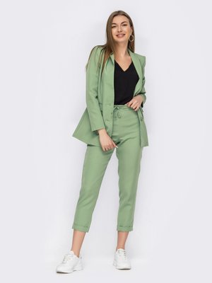 Стильный деловой костюм-тройка с брюками зеленый - фото