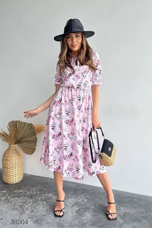 Літня сукня міді з квітковим принтом рожева - фото