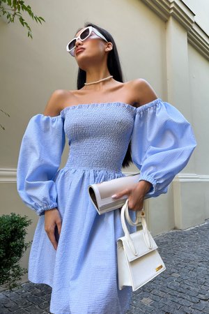 Літня сукня з високою талією блакитного кольору - фото