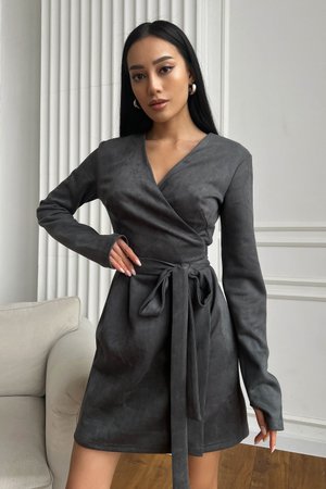 Замшевое платье на запах серого цвета - фото