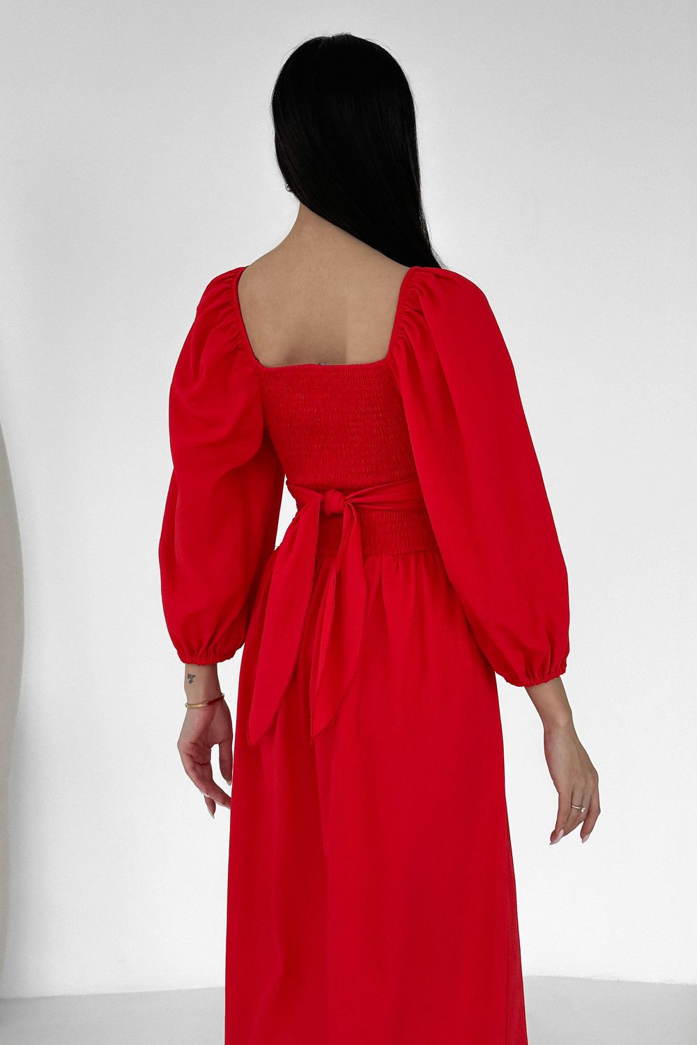 Дизайнерское летнее платье из льна красного цвета - фото