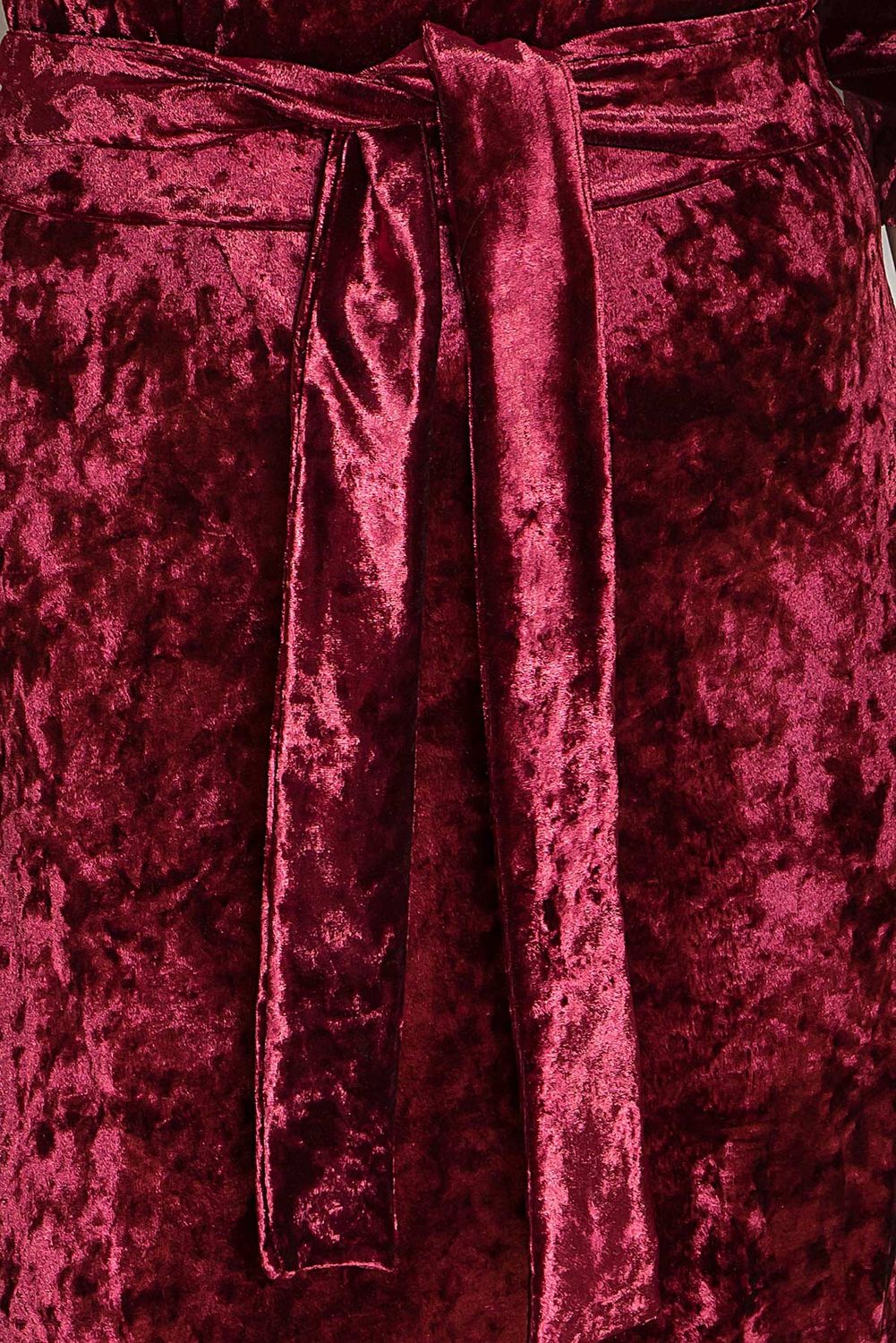 Красивое бархатное платье-футляр бордовое - фото