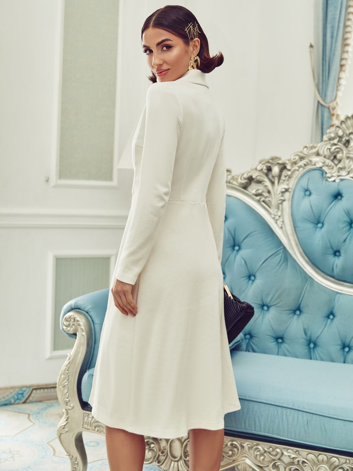 Елегантне плаття піджак білого кольору з розрізом - фото