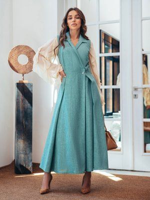 Жіночий сарафан на запах в офісно-діловому стилі - фото