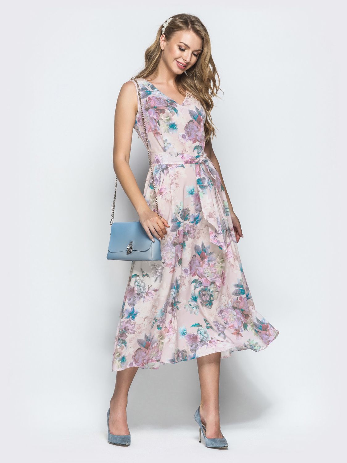 Жіноче плаття із софту в ніжний квітковий принт - фото