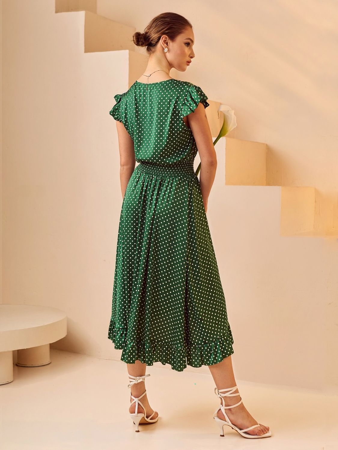 Зеленое летнее платье на каждый день из шелка - фото